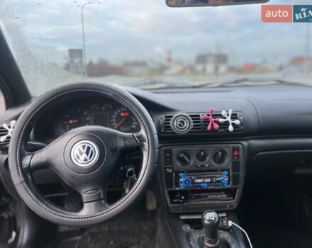 Черный Фольксваген Пассат, объемом двигателя 1.6 л и пробегом 350 тыс. км за 3200 $, фото 11 на Automoto.ua