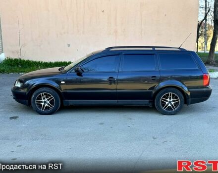 Черный Фольксваген Пассат, объемом двигателя 1.6 л и пробегом 347 тыс. км за 2700 $, фото 6 на Automoto.ua