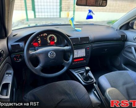 Черный Фольксваген Пассат, объемом двигателя 1.6 л и пробегом 347 тыс. км за 2700 $, фото 4 на Automoto.ua