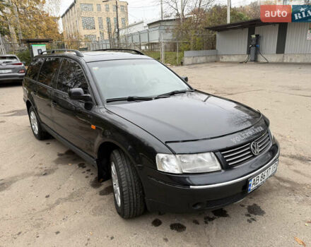 Черный Фольксваген Пассат, объемом двигателя 1.6 л и пробегом 335 тыс. км за 2999 $, фото 3 на Automoto.ua