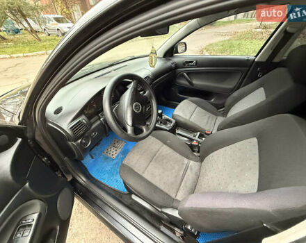 Черный Фольксваген Пассат, объемом двигателя 1.6 л и пробегом 335 тыс. км за 2999 $, фото 10 на Automoto.ua