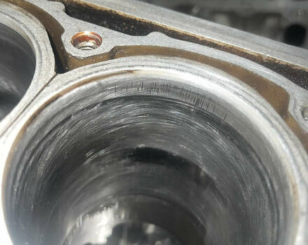 Черный Фольксваген Пассат, объемом двигателя 1.6 л и пробегом 350 тыс. км за 3200 $, фото 25 на Automoto.ua