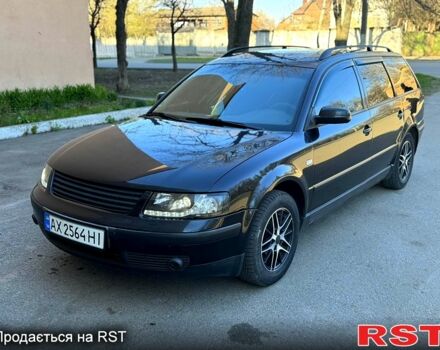 Черный Фольксваген Пассат, объемом двигателя 1.6 л и пробегом 347 тыс. км за 2700 $, фото 1 на Automoto.ua