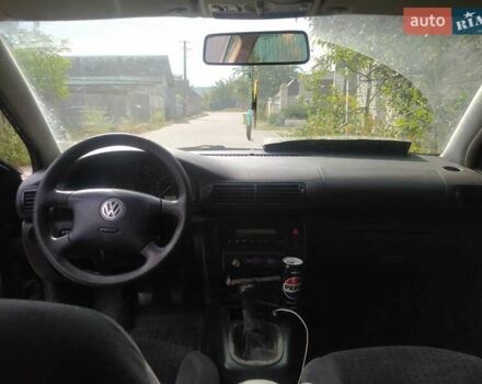 Черный Фольксваген Пассат, объемом двигателя 1.8 л и пробегом 350 тыс. км за 3000 $, фото 1 на Automoto.ua