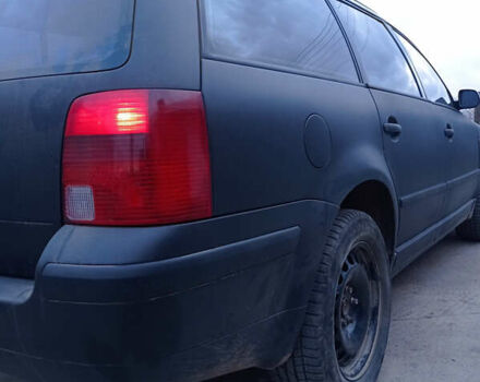 Черный Фольксваген Пассат, объемом двигателя 1.9 л и пробегом 481 тыс. км за 3299 $, фото 4 на Automoto.ua