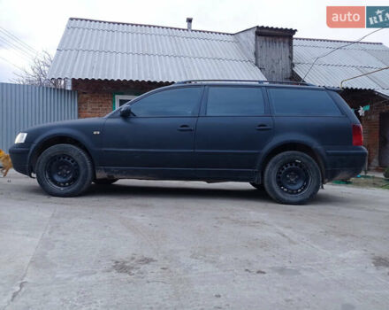 Черный Фольксваген Пассат, объемом двигателя 1.9 л и пробегом 481 тыс. км за 3299 $, фото 5 на Automoto.ua