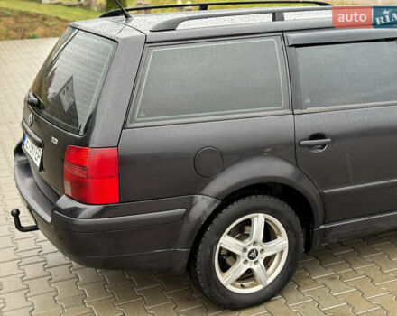 Черный Фольксваген Пассат, объемом двигателя 1.9 л и пробегом 405 тыс. км за 2900 $, фото 14 на Automoto.ua