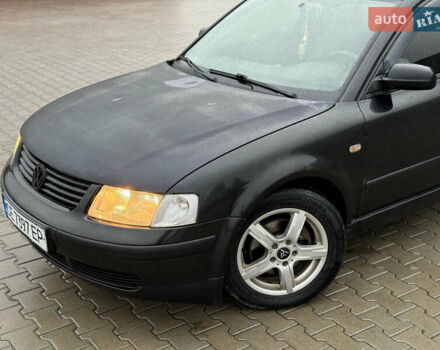 Черный Фольксваген Пассат, объемом двигателя 1.9 л и пробегом 405 тыс. км за 2900 $, фото 4 на Automoto.ua