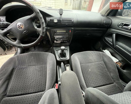 Черный Фольксваген Пассат, объемом двигателя 1.9 л и пробегом 481 тыс. км за 3299 $, фото 21 на Automoto.ua