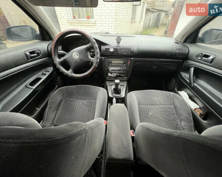 Черный Фольксваген Пассат, объемом двигателя 1.9 л и пробегом 481 тыс. км за 3299 $, фото 25 на Automoto.ua