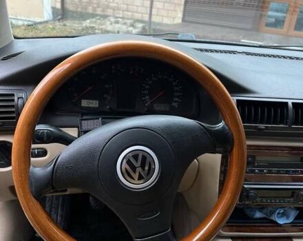 Черный Фольксваген Пассат, объемом двигателя 1.78 л и пробегом 300 тыс. км за 3000 $, фото 16 на Automoto.ua