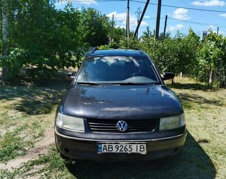 Черный Фольксваген Пассат, объемом двигателя 1.6 л и пробегом 215 тыс. км за 3700 $, фото 5 на Automoto.ua