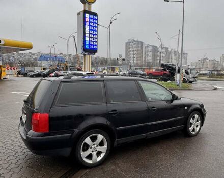 Черный Фольксваген Пассат, объемом двигателя 1.9 л и пробегом 290 тыс. км за 3200 $, фото 2 на Automoto.ua