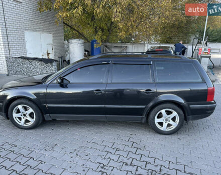 Черный Фольксваген Пассат, объемом двигателя 1.9 л и пробегом 375 тыс. км за 4550 $, фото 6 на Automoto.ua