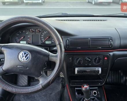 Черный Фольксваген Пассат, объемом двигателя 1.6 л и пробегом 274 тыс. км за 4000 $, фото 14 на Automoto.ua