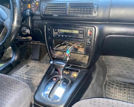 Черный Фольксваген Пассат, объемом двигателя 0 л и пробегом 380 тыс. км за 900 $, фото 2 на Automoto.ua