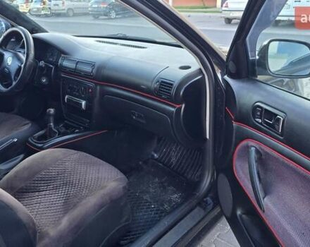 Черный Фольксваген Пассат, объемом двигателя 1.6 л и пробегом 274 тыс. км за 4000 $, фото 2 на Automoto.ua