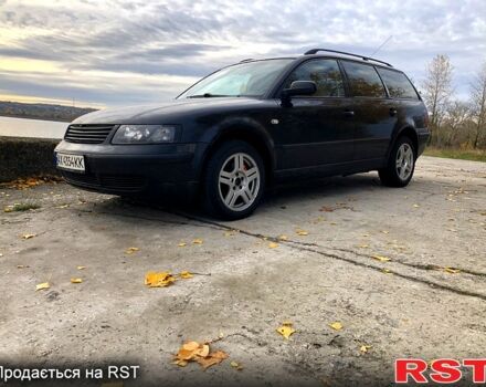 Черный Фольксваген Пассат, объемом двигателя 1.9 л и пробегом 385 тыс. км за 4200 $, фото 1 на Automoto.ua