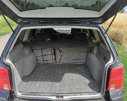 Черный Фольксваген Пассат, объемом двигателя 1.6 л и пробегом 200 тыс. км за 5000 $, фото 4 на Automoto.ua