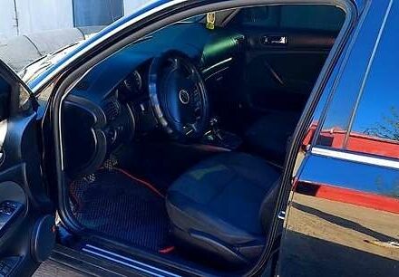 Черный Фольксваген Пассат, объемом двигателя 1.6 л и пробегом 322 тыс. км за 4800 $, фото 1 на Automoto.ua