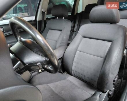 Черный Фольксваген Пассат, объемом двигателя 1.6 л и пробегом 260 тыс. км за 4400 $, фото 5 на Automoto.ua