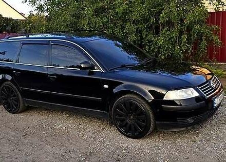 Черный Фольксваген Пассат, объемом двигателя 1.6 л и пробегом 322 тыс. км за 4800 $, фото 7 на Automoto.ua