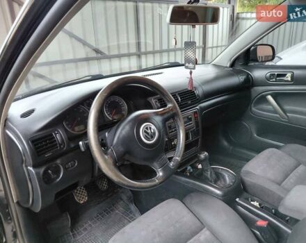 Черный Фольксваген Пассат, объемом двигателя 1.6 л и пробегом 260 тыс. км за 4400 $, фото 7 на Automoto.ua