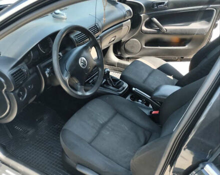 Черный Фольксваген Пассат, объемом двигателя 1.6 л и пробегом 257 тыс. км за 5000 $, фото 5 на Automoto.ua