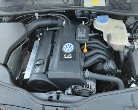 Черный Фольксваген Пассат, объемом двигателя 1.6 л и пробегом 257 тыс. км за 5000 $, фото 6 на Automoto.ua