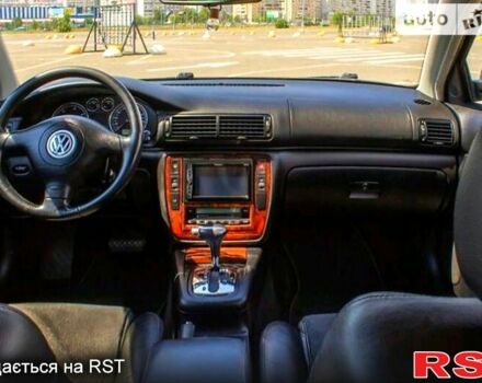 Черный Фольксваген Пассат, объемом двигателя 2.5 л и пробегом 285 тыс. км за 5600 $, фото 8 на Automoto.ua