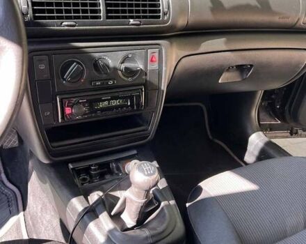 Черный Фольксваген Пассат, объемом двигателя 1.9 л и пробегом 130 тыс. км за 4800 $, фото 3 на Automoto.ua