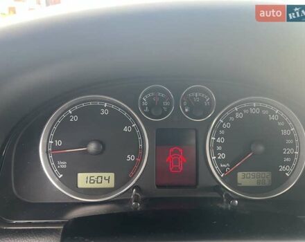 Черный Фольксваген Пассат, объемом двигателя 2.5 л и пробегом 310 тыс. км за 4850 $, фото 1 на Automoto.ua