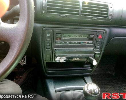 Чорний Фольксваген Пассат, об'ємом двигуна 1.6 л та пробігом 256 тис. км за 4700 $, фото 7 на Automoto.ua