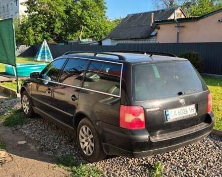 Черный Фольксваген Пассат, объемом двигателя 1.6 л и пробегом 296 тыс. км за 5200 $, фото 1 на Automoto.ua