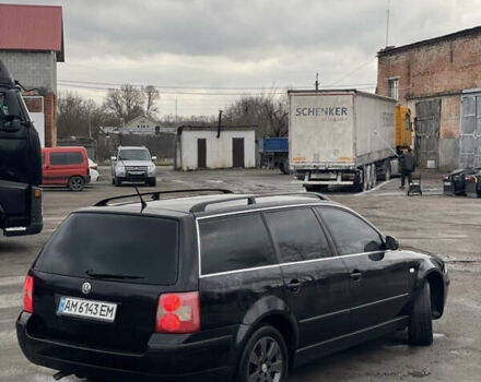 Чорний Фольксваген Пассат, об'ємом двигуна 1.6 л та пробігом 303 тис. км за 4199 $, фото 5 на Automoto.ua