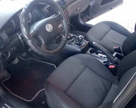 Черный Фольксваген Пассат, объемом двигателя 1.6 л и пробегом 200 тыс. км за 4400 $, фото 1 на Automoto.ua