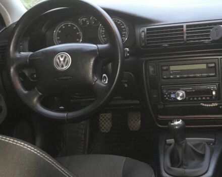 Чорний Фольксваген Пассат, об'ємом двигуна 2 л та пробігом 280 тис. км за 3950 $, фото 4 на Automoto.ua