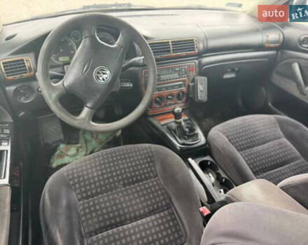 Черный Фольксваген Пассат, объемом двигателя 1.9 л и пробегом 300 тыс. км за 2400 $, фото 7 на Automoto.ua