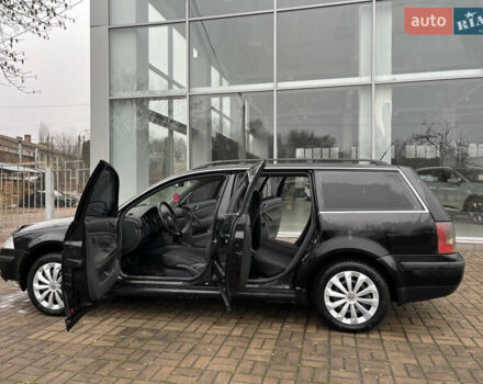 Черный Фольксваген Пассат, объемом двигателя 1.9 л и пробегом 328 тыс. км за 4200 $, фото 14 на Automoto.ua