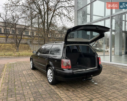 Черный Фольксваген Пассат, объемом двигателя 1.9 л и пробегом 328 тыс. км за 4200 $, фото 10 на Automoto.ua