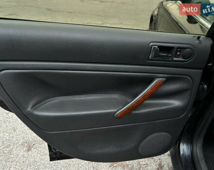 Чорний Фольксваген Пассат, об'ємом двигуна 1.9 л та пробігом 294 тис. км за 5000 $, фото 12 на Automoto.ua