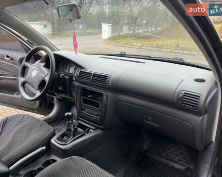 Черный Фольксваген Пассат, объемом двигателя 1.9 л и пробегом 328 тыс. км за 4200 $, фото 18 на Automoto.ua