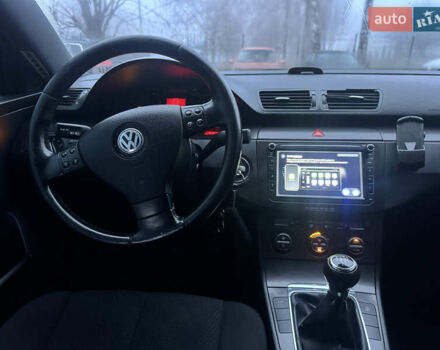 Черный Фольксваген Пассат, объемом двигателя 2 л и пробегом 317 тыс. км за 5450 $, фото 43 на Automoto.ua