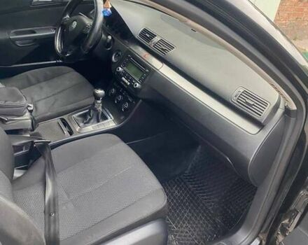 Черный Фольксваген Пассат, объемом двигателя 2 л и пробегом 291 тыс. км за 5150 $, фото 2 на Automoto.ua