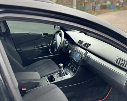 Черный Фольксваген Пассат, объемом двигателя 1.97 л и пробегом 321 тыс. км за 5999 $, фото 17 на Automoto.ua