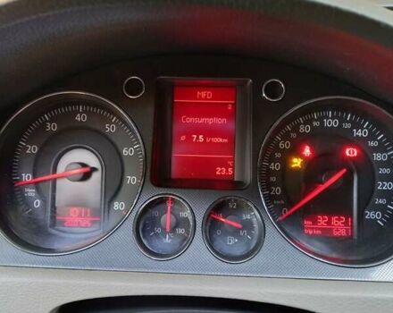 Чорний Фольксваген Пассат, об'ємом двигуна 1.6 л та пробігом 321 тис. км за 4800 $, фото 12 на Automoto.ua