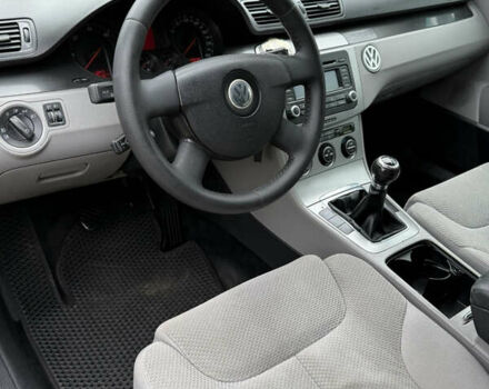 Черный Фольксваген Пассат, объемом двигателя 2 л и пробегом 350 тыс. км за 5850 $, фото 11 на Automoto.ua