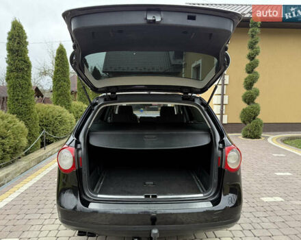 Черный Фольксваген Пассат, объемом двигателя 2 л и пробегом 350 тыс. км за 5850 $, фото 16 на Automoto.ua