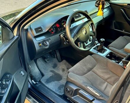 Чорний Фольксваген Пассат, об'ємом двигуна 2 л та пробігом 316 тис. км за 5700 $, фото 8 на Automoto.ua