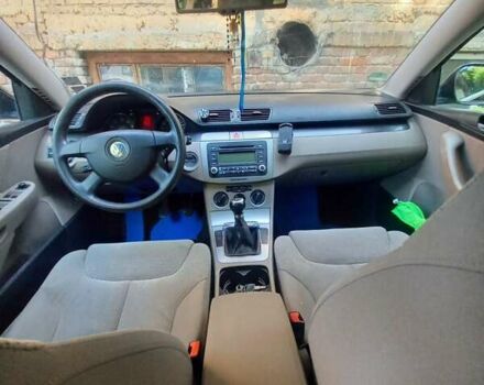 Чорний Фольксваген Пассат, об'ємом двигуна 1.6 л та пробігом 321 тис. км за 4800 $, фото 17 на Automoto.ua